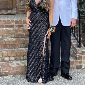 WOW!  Black La Femme formal